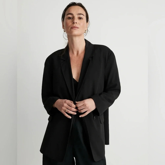 Madewell The Relaxed Blazer in
Softdrape NWT
Size small
Pit to pit 20” - Picture 2 of 9